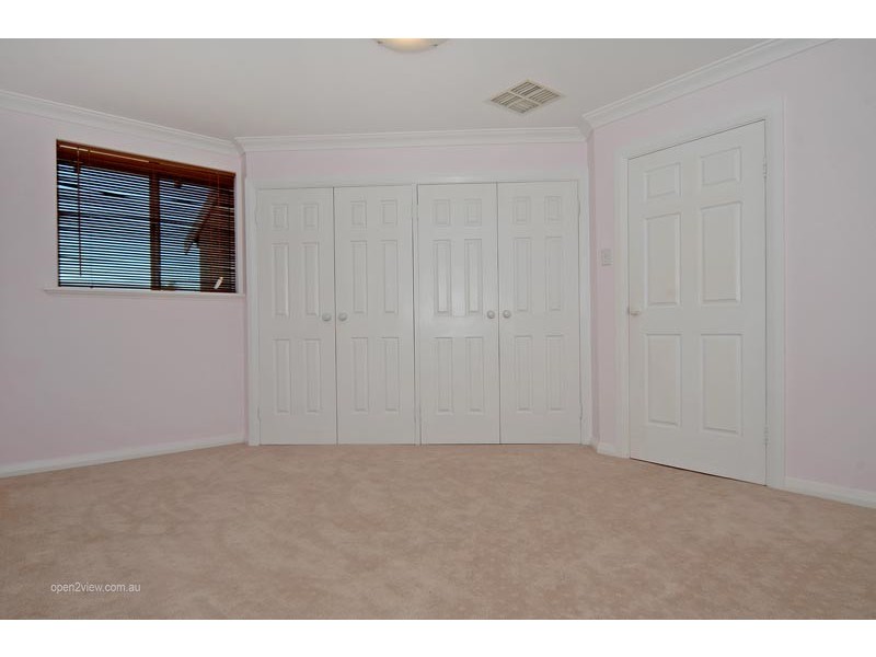 50 Royal Melbourne Avenue, Connolly WA 6027