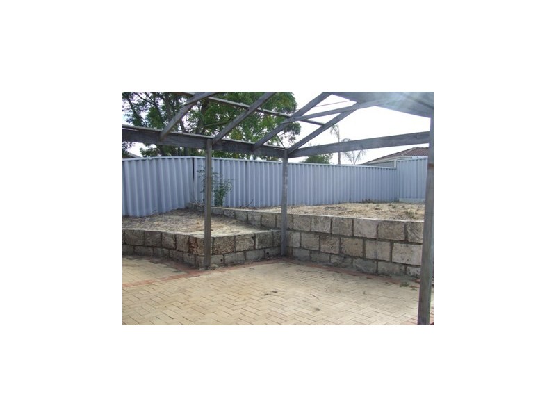 4 Miranda Mews, Marangaroo WA 6064