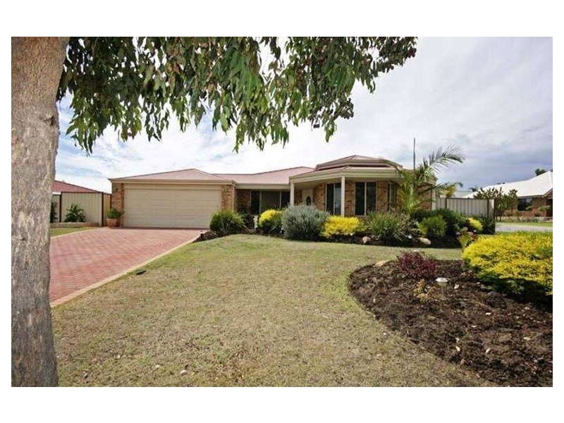 26 Monaltrie Loop, Carramar WA 6031