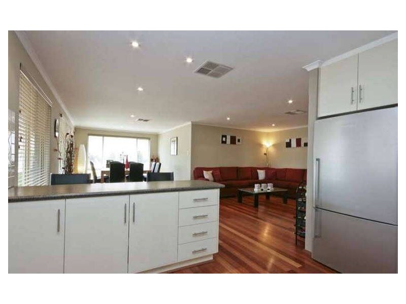 26 Monaltrie Loop, Carramar WA 6031