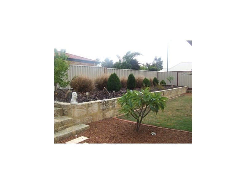 26 Monaltrie Loop, Carramar WA 6031