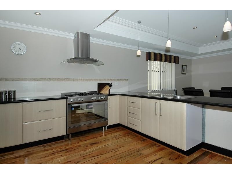 34 Litchfield Cr, Carramar WA 6031