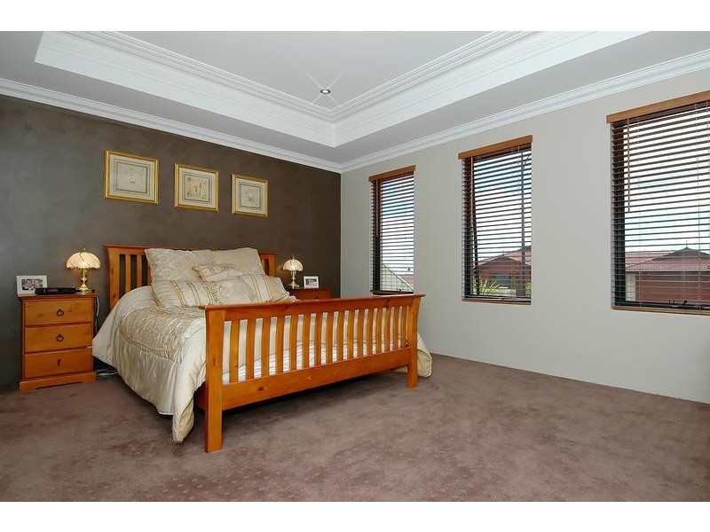 34 Litchfield Cr, Carramar WA 6031