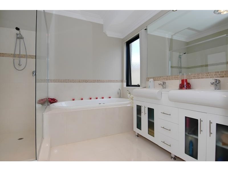 34 Litchfield Cr, Carramar WA 6031