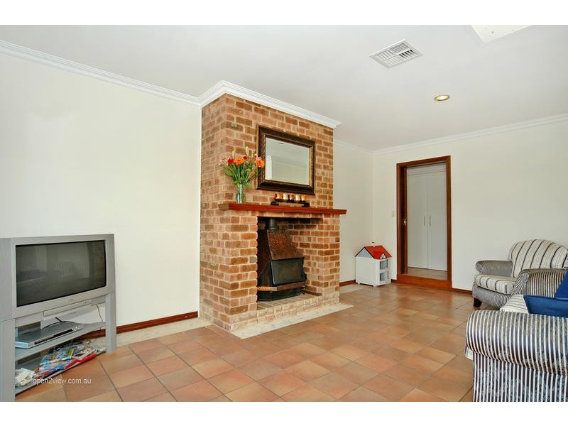 2 Royal Melbourne Avenue, Connolly WA 6027