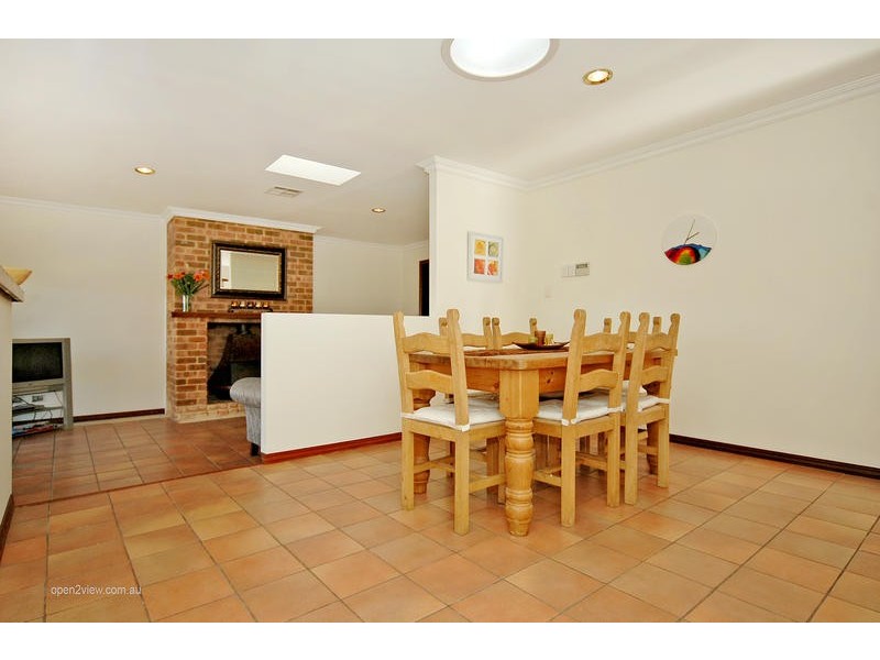 2 Royal Melbourne Avenue, Connolly WA 6027