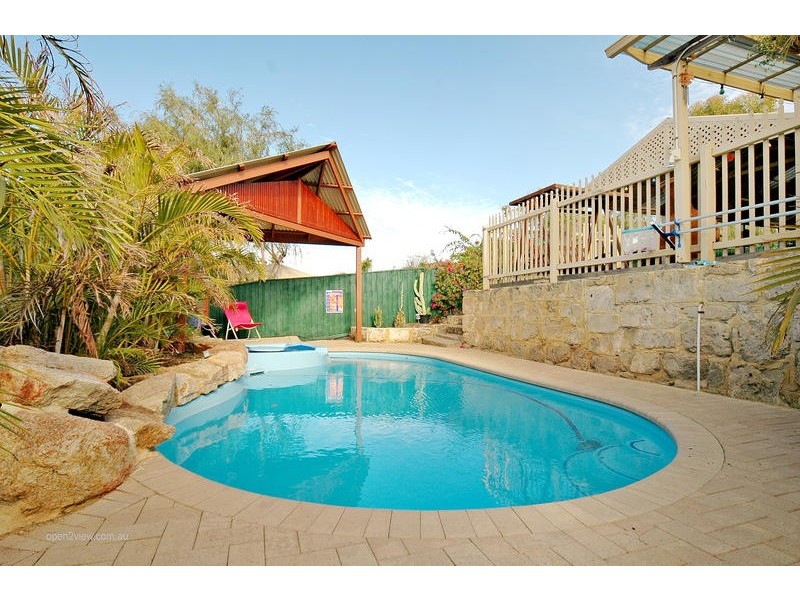 2 Royal Melbourne Avenue, Connolly WA 6027