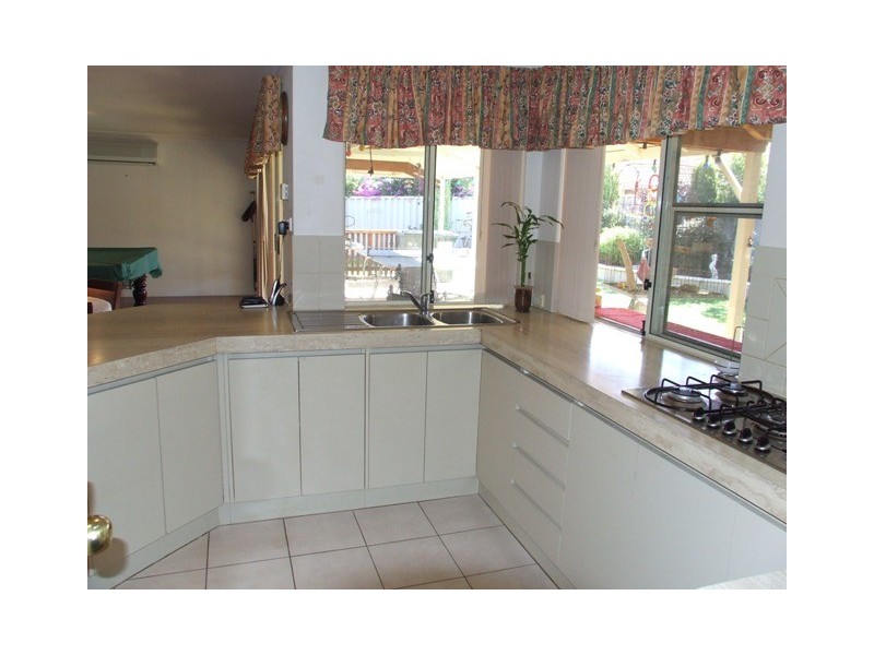 17 Bembridge Loop, Hocking WA 6065