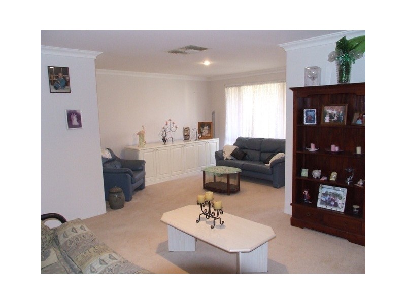 17 Bembridge Loop, Hocking WA 6065