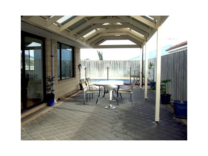 31 Wester Cr, Quinns Rocks WA 6030