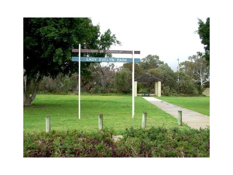 16 Muirfield Way, Joondalup WA 6027