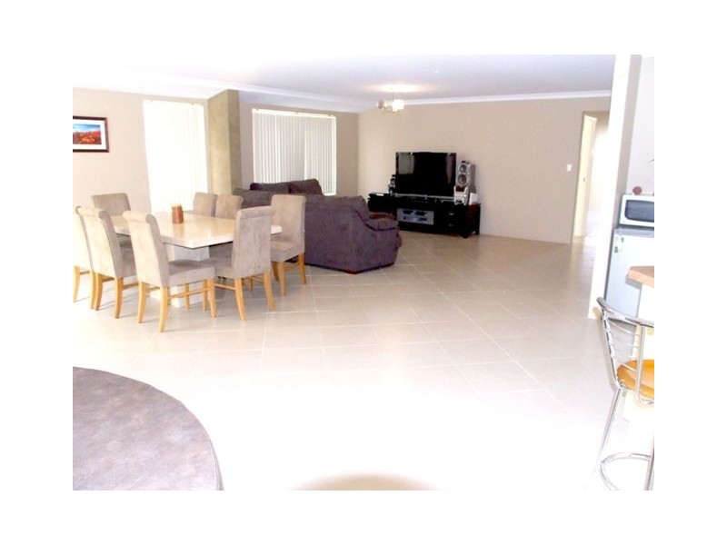 12 Alvarez Parkway, Tapping WA 6065