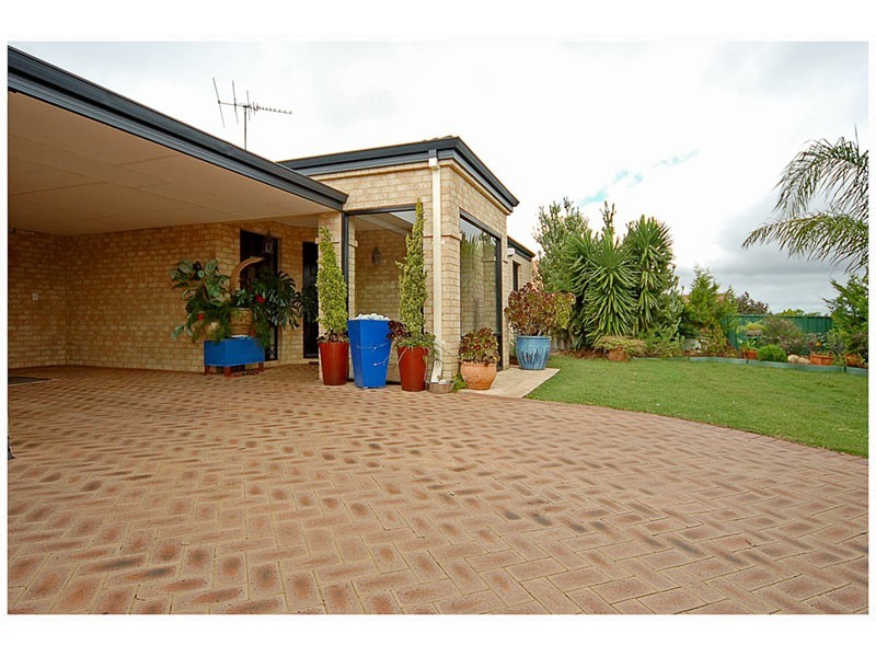 20 Tussock Elbow, Banksia Grove WA 6031