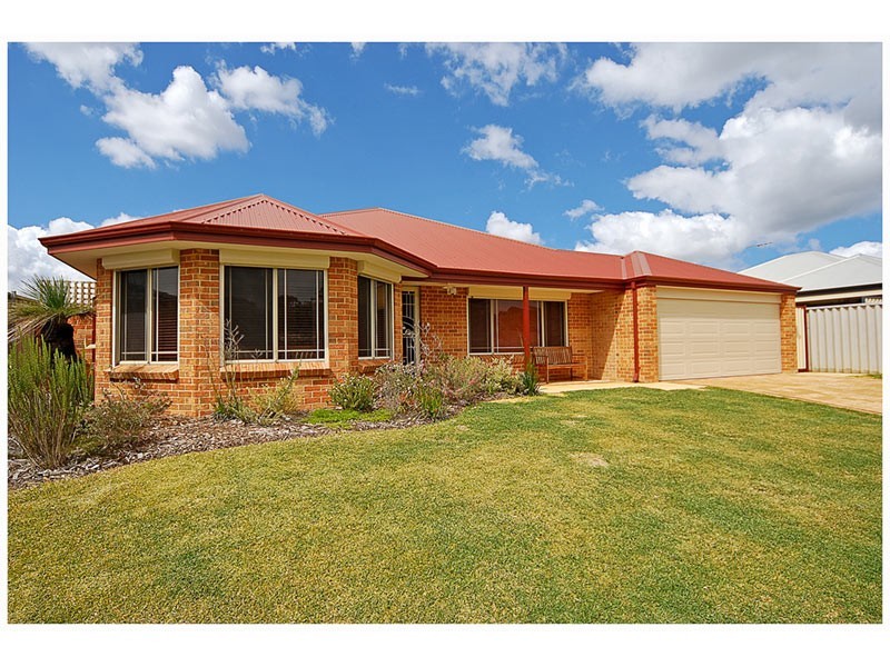 42 Alpina Promenade, Banksia Grove WA 6031