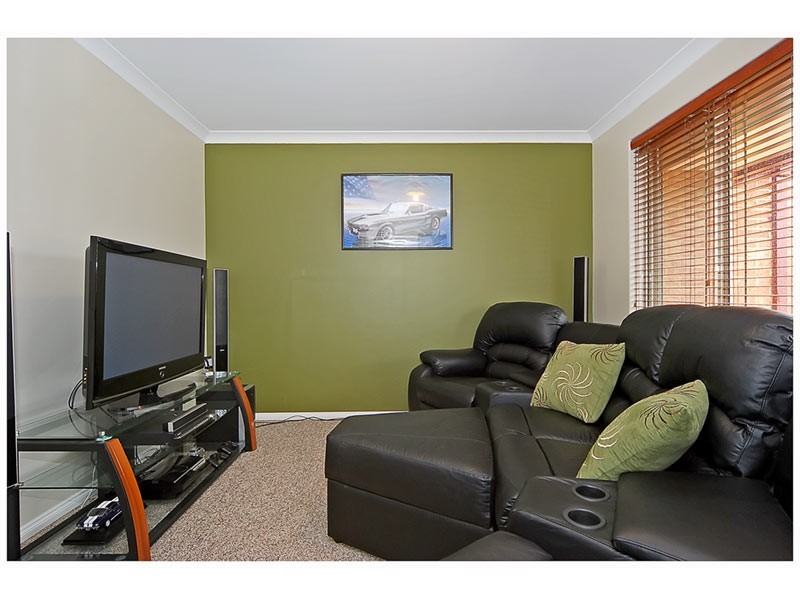 42 Alpina Promenade, Banksia Grove WA 6031