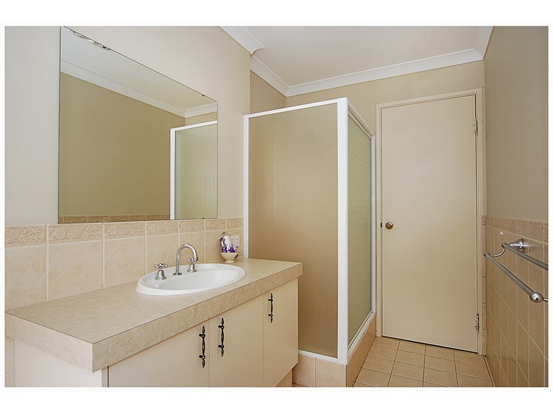 42 Alpina Promenade, Banksia Grove WA 6031