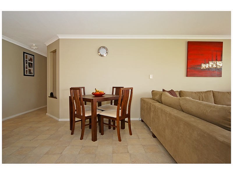 42 Alpina Promenade, Banksia Grove WA 6031