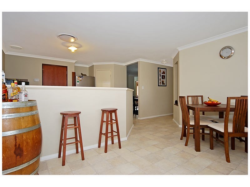 42 Alpina Promenade, Banksia Grove WA 6031