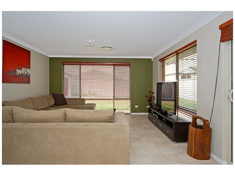 42 Alpina Promenade, Banksia Grove WA 6031