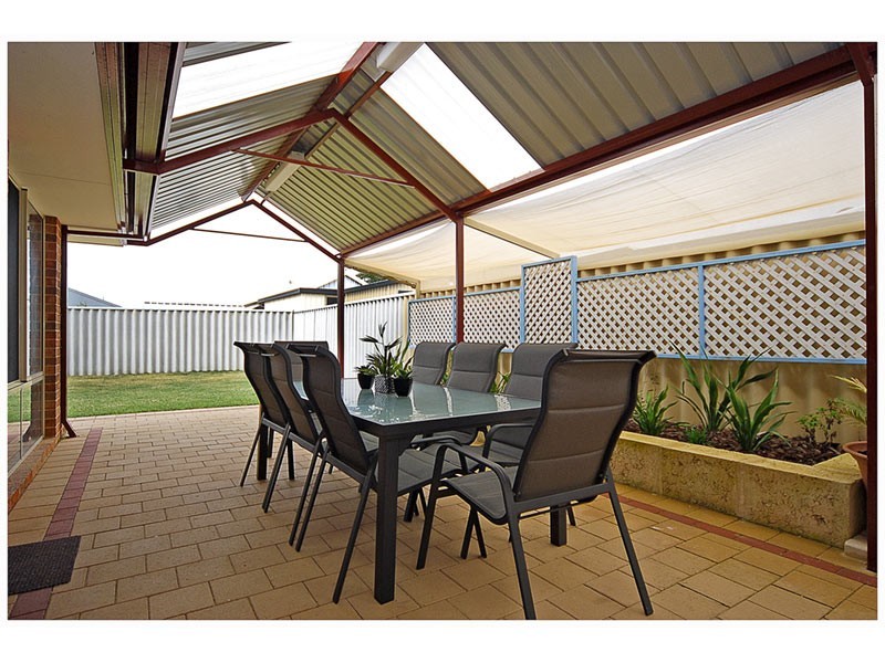 42 Alpina Promenade, Banksia Grove WA 6031