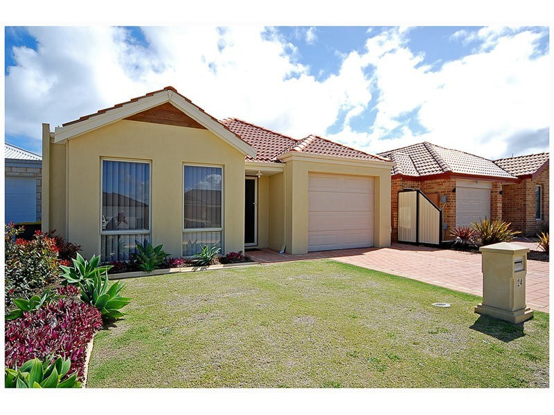 24 Edenbrooke Terrace, Clarkson WA 6030