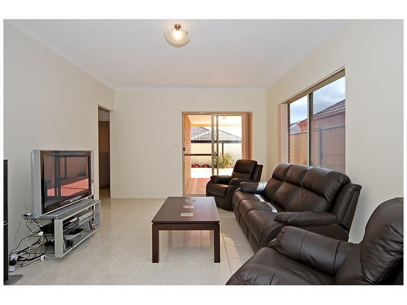 24 Edenbrooke Terrace, Clarkson WA 6030