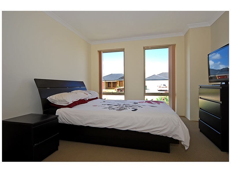 24 Edenbrooke Terrace, Clarkson WA 6030