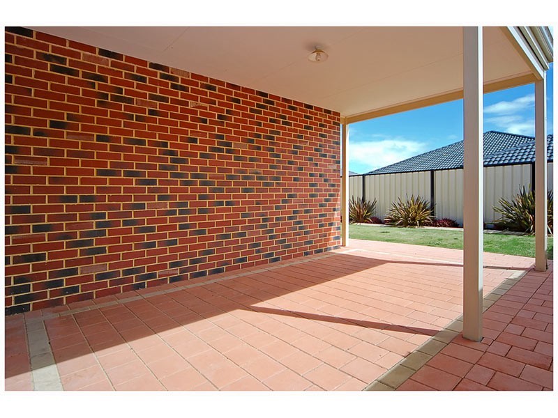 24 Edenbrooke Terrace, Clarkson WA 6030
