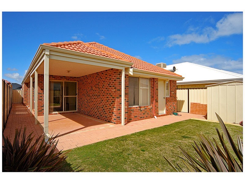 24 Edenbrooke Terrace, Clarkson WA 6030