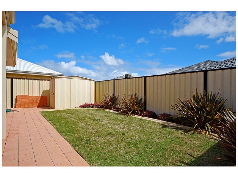 24 Edenbrooke Terrace, Clarkson WA 6030