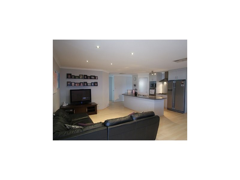 8 Kinta Way, Tapping WA 6065