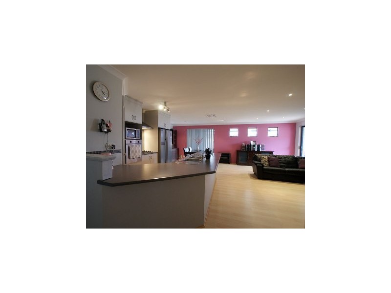 8 Kinta Way, Tapping WA 6065