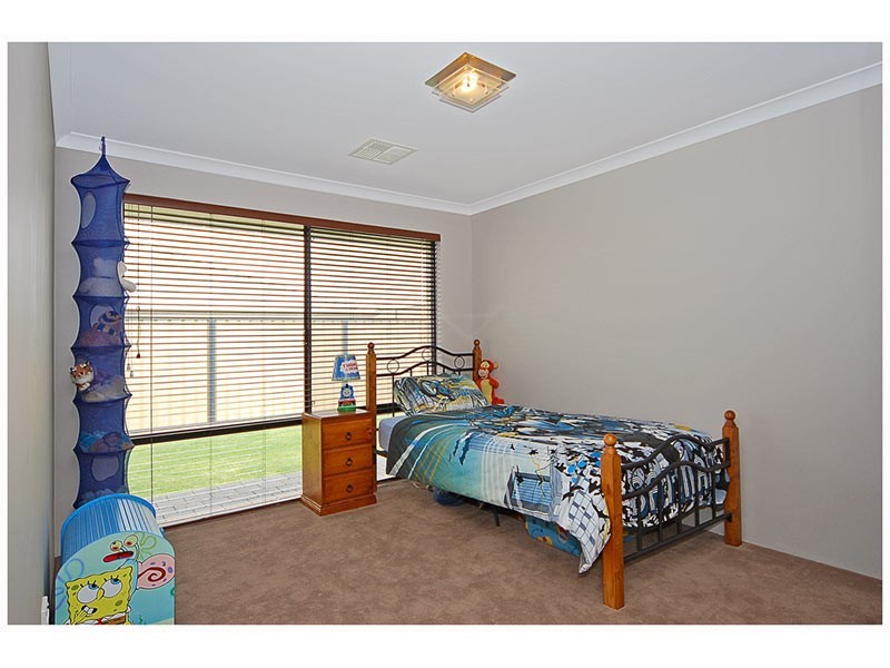 40 Meneguz Drive, Tapping WA 6065