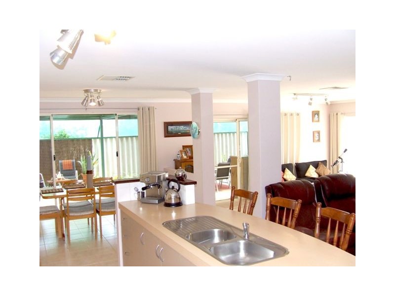 33 St Stephens Cr, Tapping WA 6065