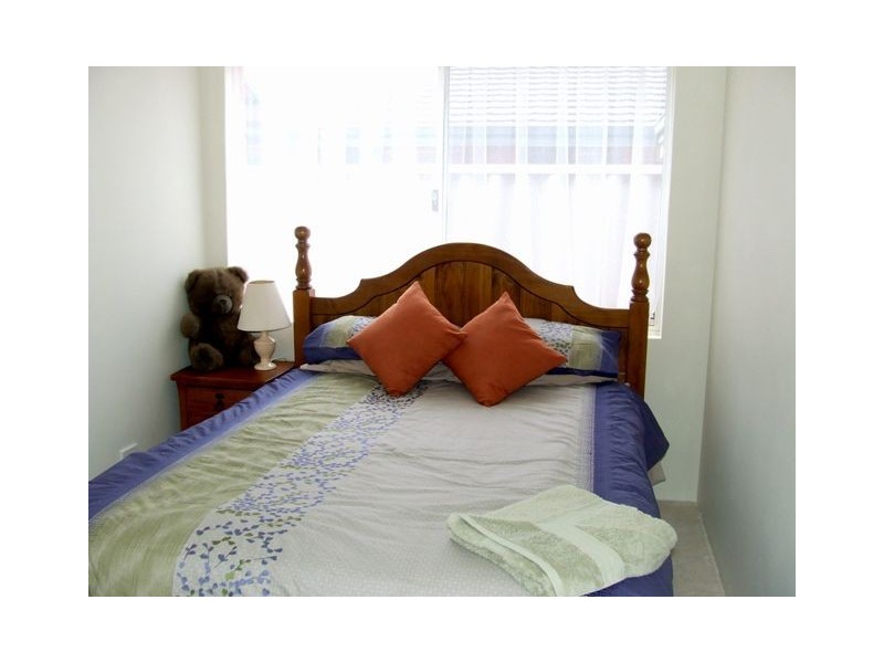 33 St Stephens Cr, Tapping WA 6065