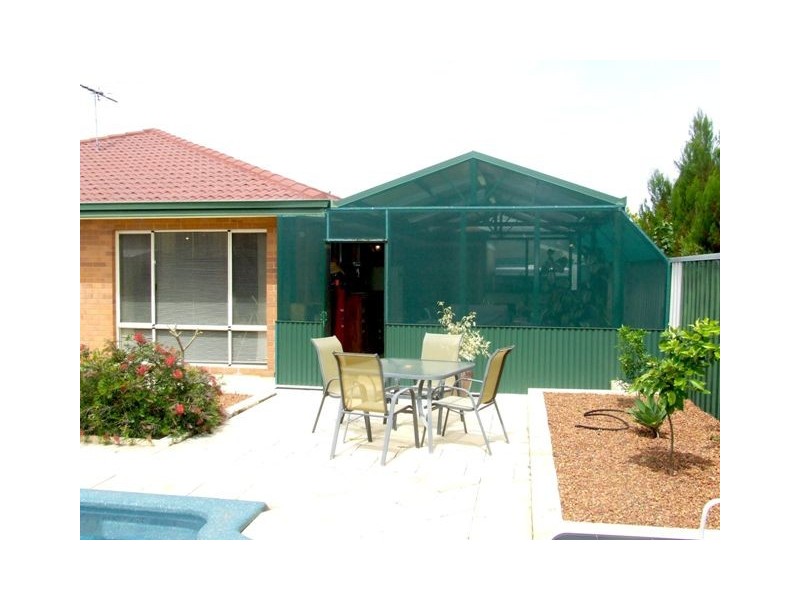 33 St Stephens Cr, Tapping WA 6065