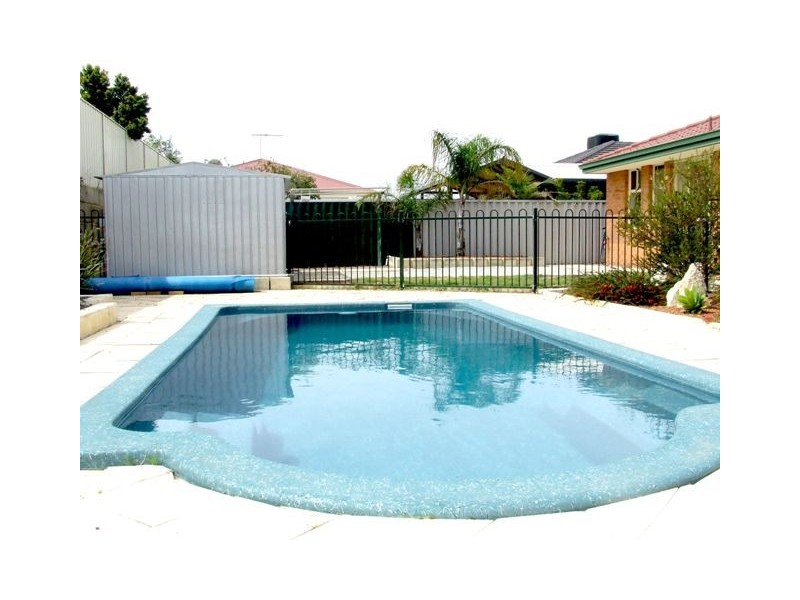 33 St Stephens Cr, Tapping WA 6065