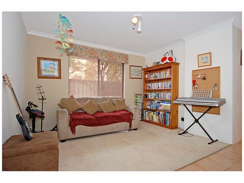 11 Ollera Meander, Carramar WA 6031