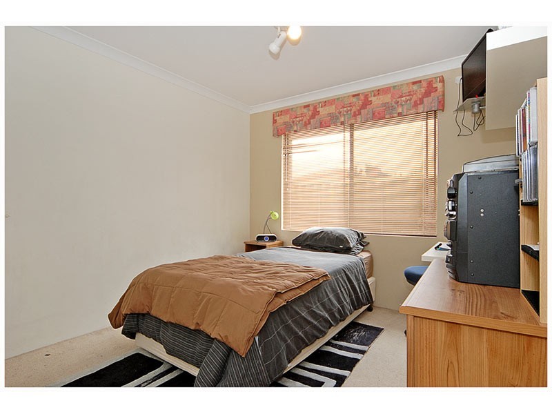 11 Ollera Meander, Carramar WA 6031