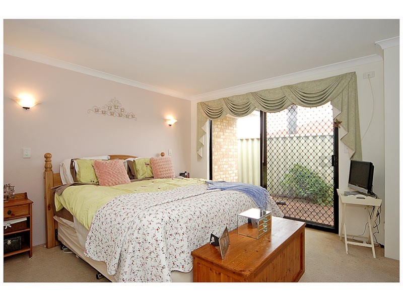 11 Ollera Meander, Carramar WA 6031