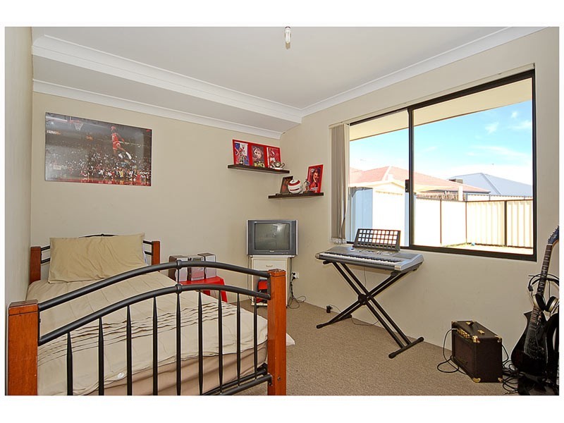 17 Colwyn Loop, Tapping WA 6065