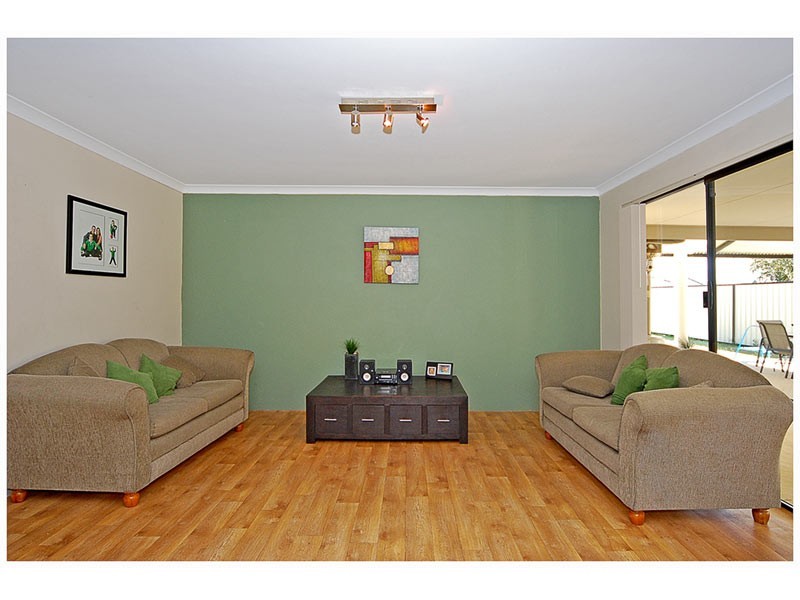 17 Colwyn Loop, Tapping WA 6065