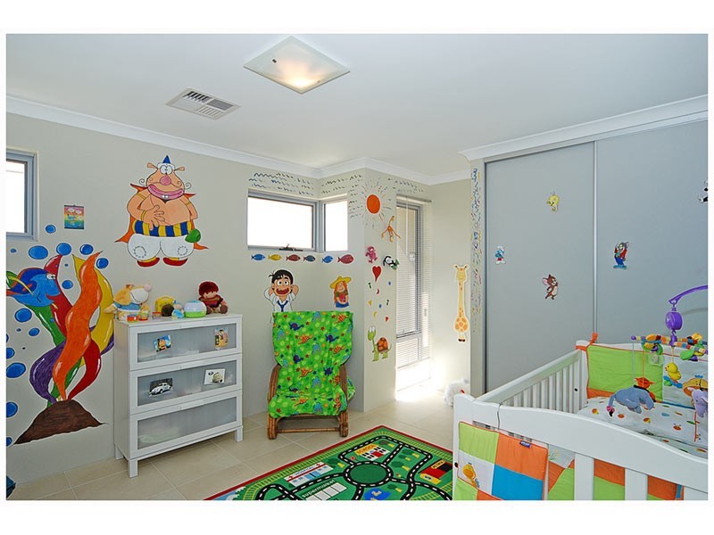 102 Da Vinci Drive, Tapping WA 6065