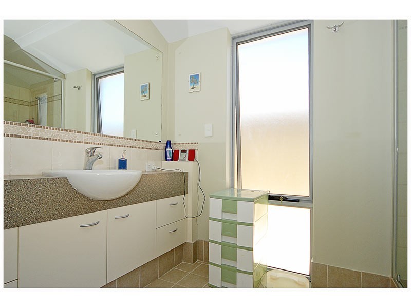 102 Da Vinci Drive, Tapping WA 6065