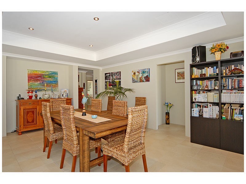 102 Da Vinci Drive, Tapping WA 6065