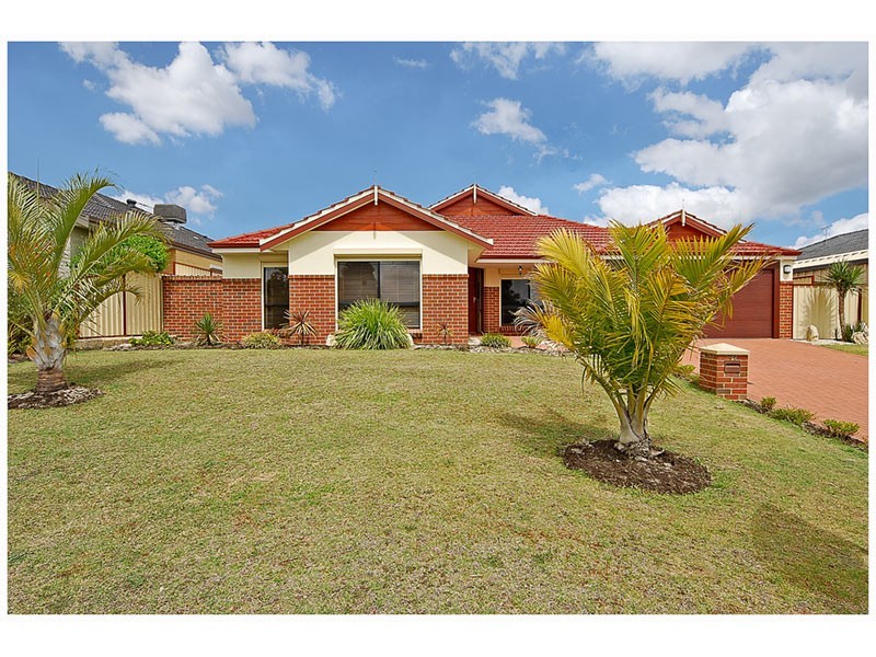 92 Golf Links Drive, Carramar WA 6031