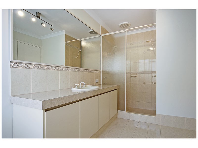 92 Golf Links Drive, Carramar WA 6031