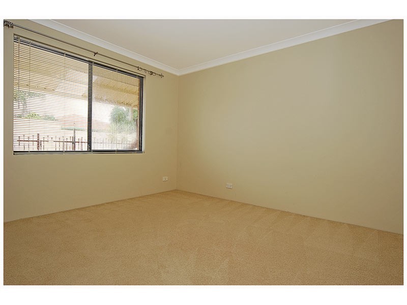 92 Golf Links Drive, Carramar WA 6031