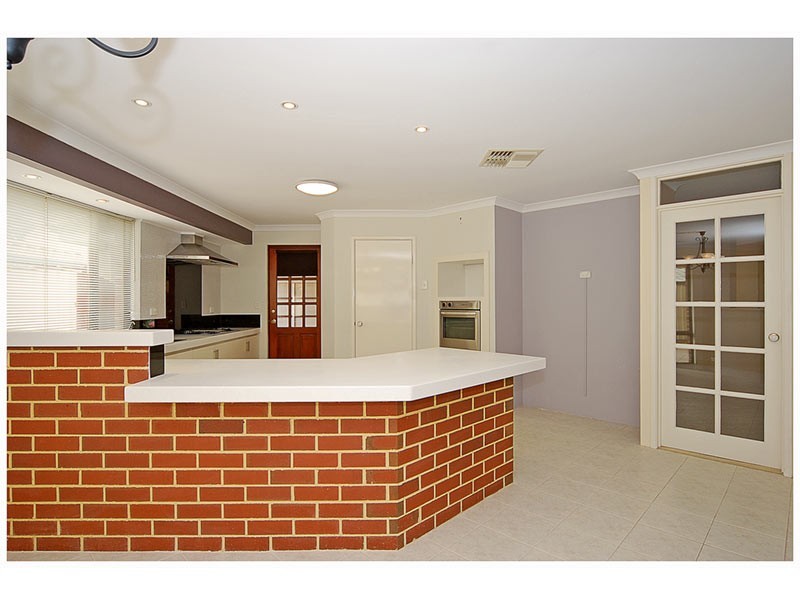 92 Golf Links Drive, Carramar WA 6031