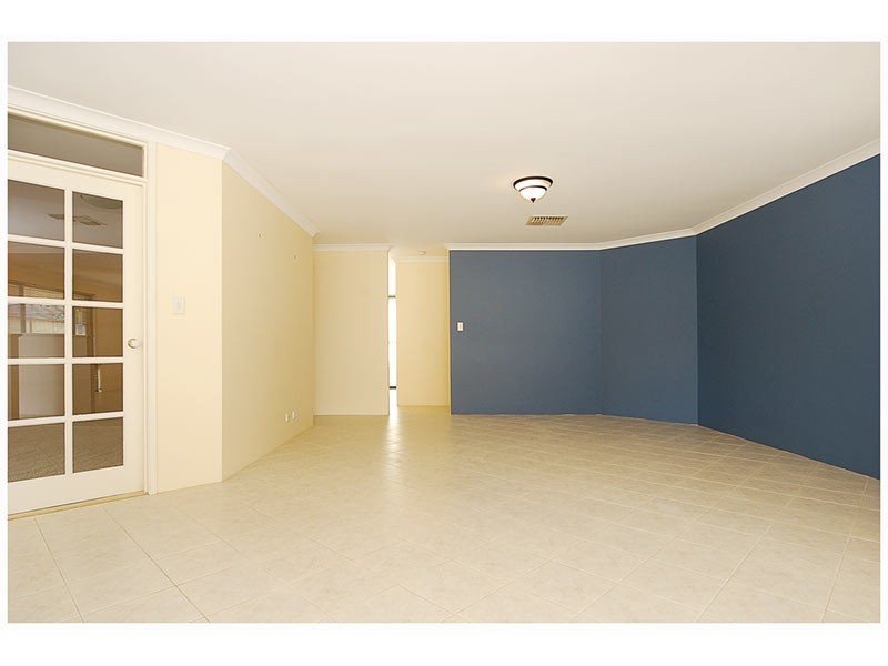 92 Golf Links Drive, Carramar WA 6031